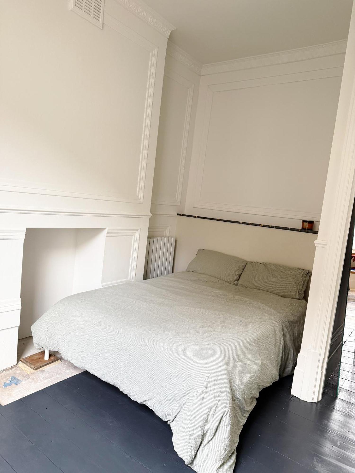 Large Double Bedroom In Garden Flat * London